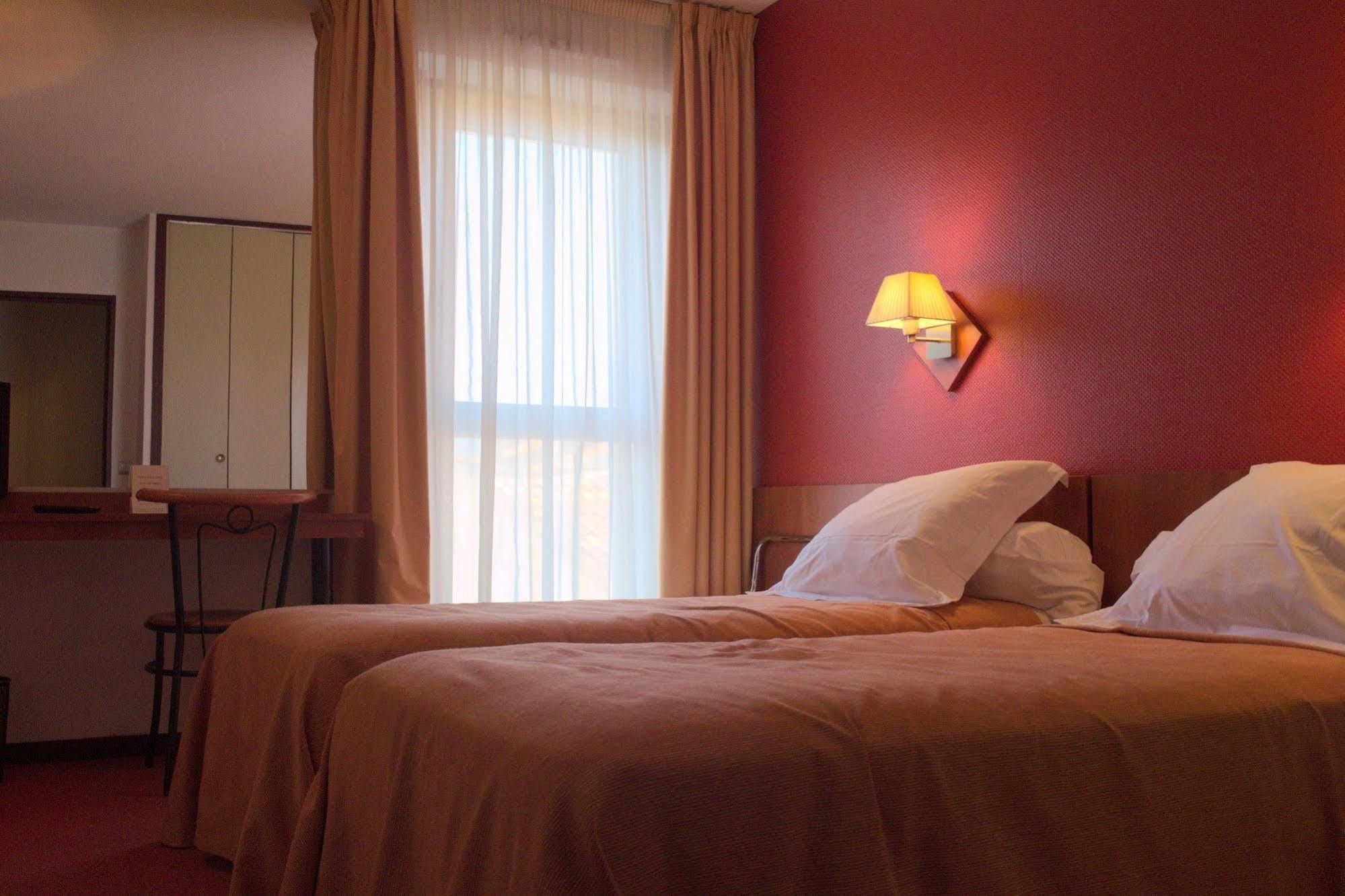Inter-Hotel Toulouse Aeroport Бланяк Екстериор снимка